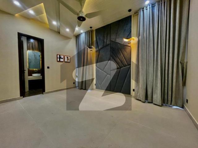 House For sale In Citi Housing Society