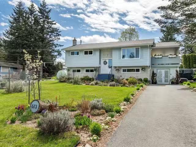House for sale in Comox, 613 Nootka St, 1032607
