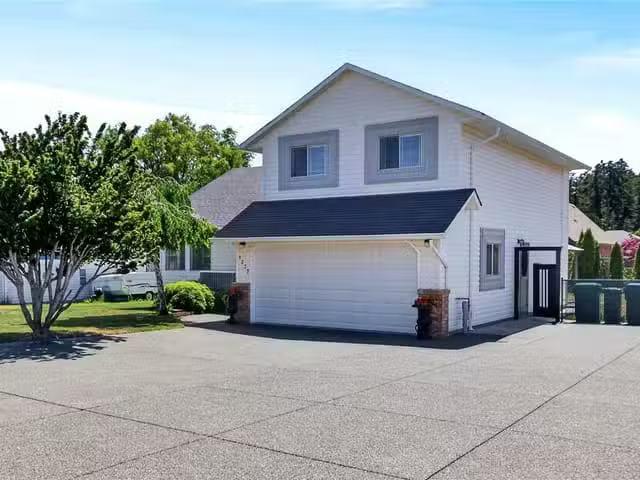 House for sale in Comox, 1377 Ocean View Ave, 1038276