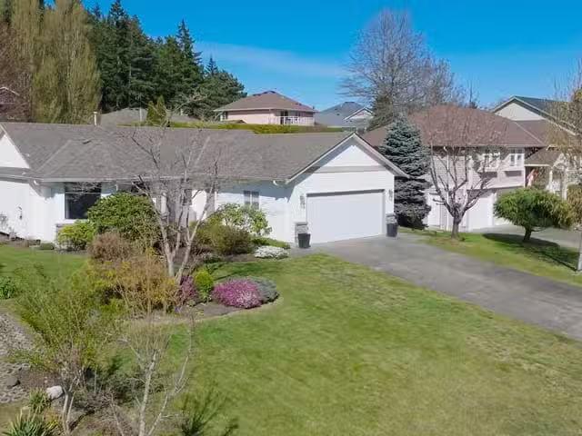 House for sale in Comox, 2188 Cardinal Pl, 1033288
