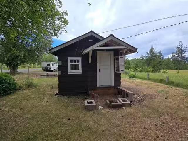 House for sale in Coombs, 1055 Station Rd, 1039631