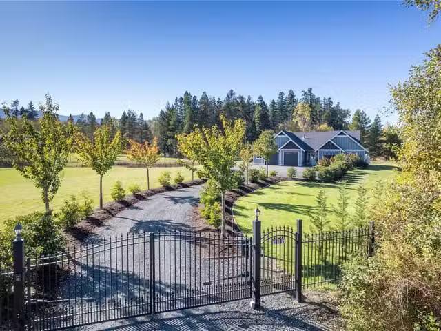 House for sale in Coombs, 939 Virginia Rd, 1029656