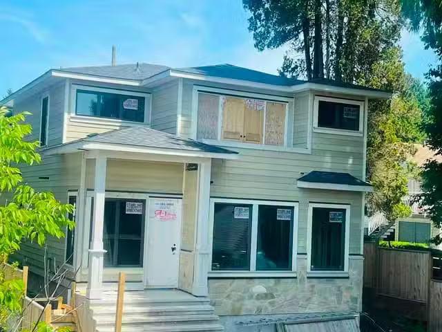 House for sale in Coquitlam, Coquitlam, 102 765 Edgar Avenue.