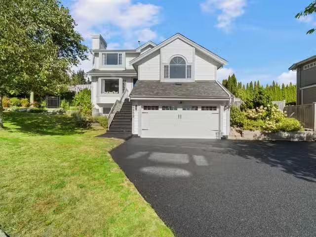 House for sale in Coquitlam, Coquitlam, 2939 Cliffrose Crescen.