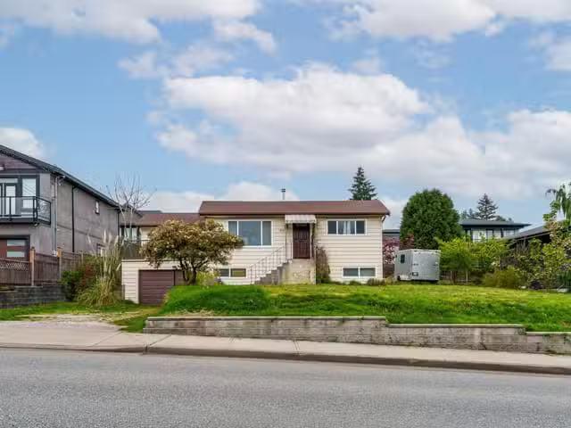 House for sale in Coquitlam, Coquitlam, 2151 Dawes Hill Road.