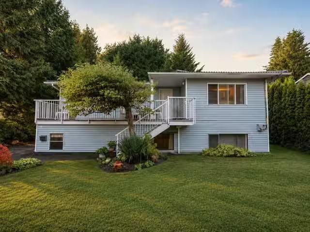 House for sale in Coquitlam, Coquitlam, 674 Blue Mountain Stre.
