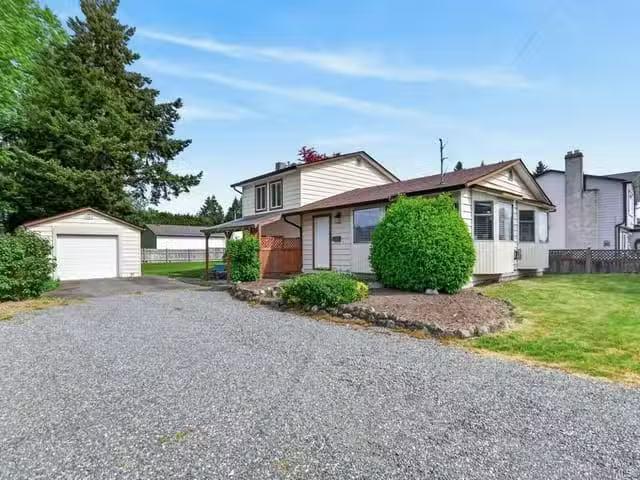 House for sale in Courtenay, 1005 26th St, 1036756