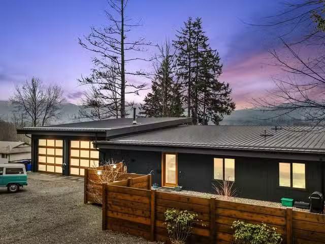 House for sale in Courtenay, 4721 Island Hwy, 1033790