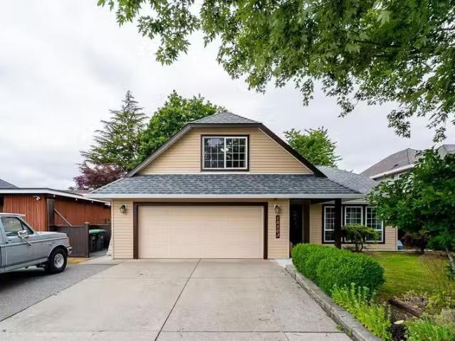 House for sale in Cloverdale BC, Surrey, Cloverdale, 18503 60.