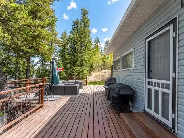 House for sale in Cluculz Lake, PG Rural West, 49620 Lloyd Dri.