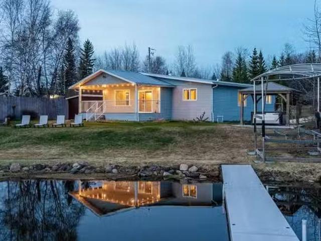 House for sale in Cluculz Lake, PG Rural West, 55680 Jardine L.