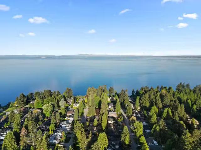 House for sale in Crescent Bch Ocean Pk. Surrey, South Surrey.