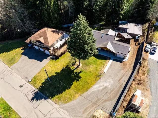 House for sale in Cumberland, Cumberland, 2821 Wellington St.