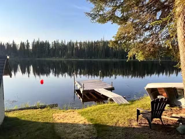 House for sale in Deka Lake / Sulphurous / Hathawa, 100 Mile H.