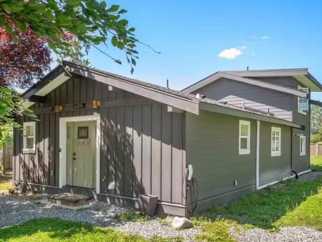House for sale in Dewdney Deroche, Mission, Mission, 36105 Sho.
