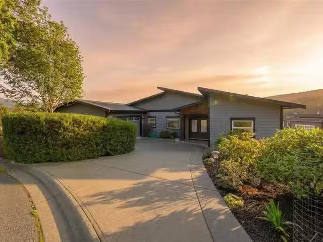 House for sale in Duncan, 28 1060 Shore Pine Clse, 1028350