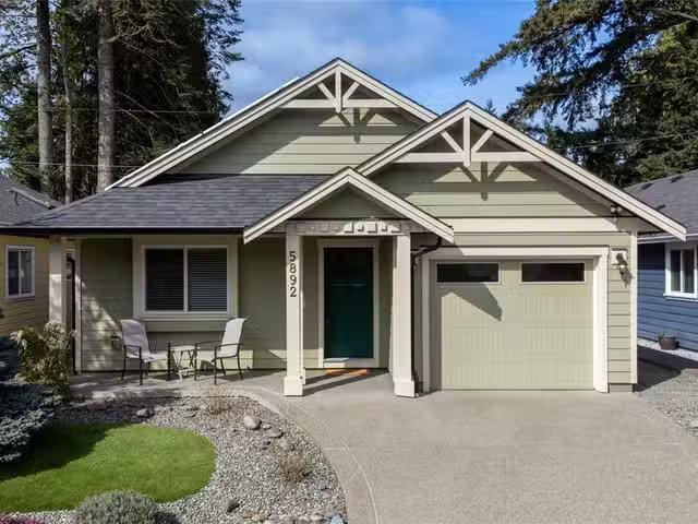 House for sale in Duncan, 5892 Stonehaven Dr, 1032271