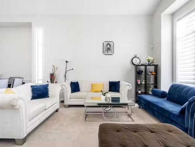House for sale in East Newton, Surrey, Surrey, 15091 68a Avenu.