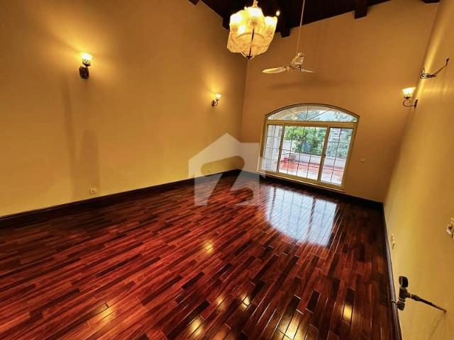 House For Sale In F7 On Prime Location 1777 Sequr Yard With Beautiful 04 Kanal Extra Land