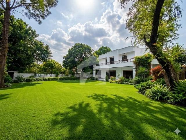 House For Sale In F6 On Prime Location