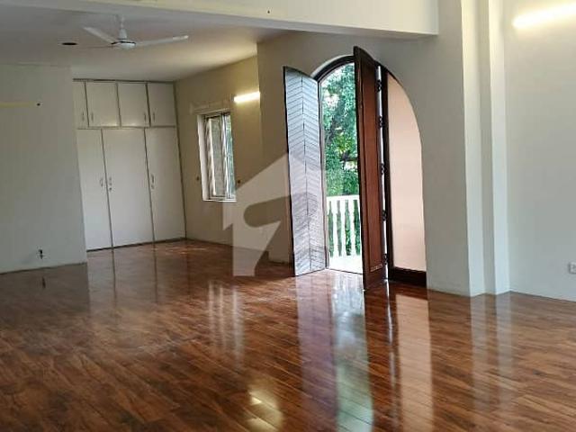 House For Sale In F 10 Area 666 Yard Double Storey