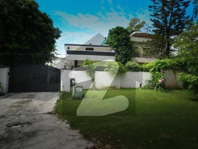 House For Sale In F 8/3 Very Vip Location F 8/3