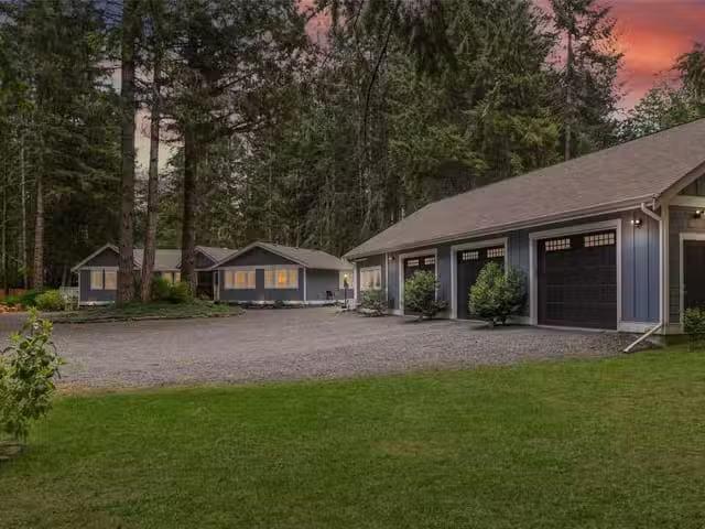 House for sale in Fanny Bay, 325 Bates Dr, 1037085