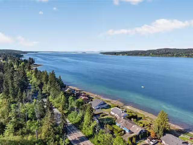 House for sale in Fanny Bay, 6768 Buckley Bay Frontage W Rd, 1.