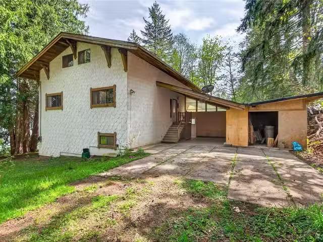 House for sale in Fanny Bay, 7191 Island Hwy, 1033055
