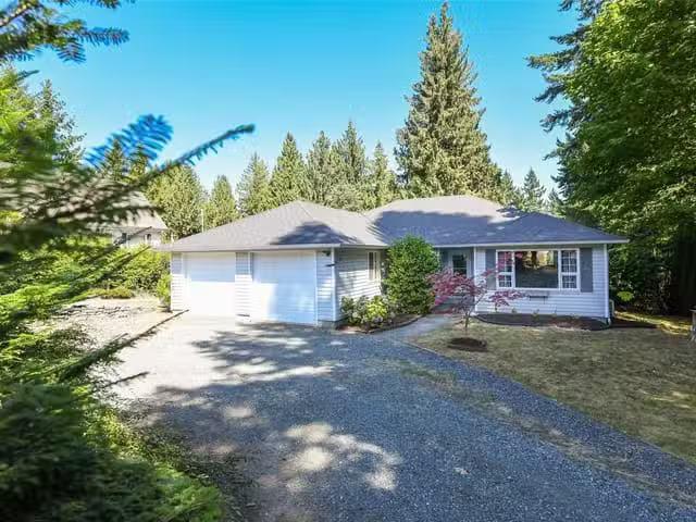 House for sale in Fanny Bay, 7730 Vivian Way, 1038961