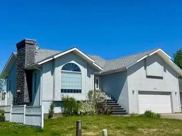 House for sale in Fort Nelson, Fort Nelson, 5515 W 57 Avenue.