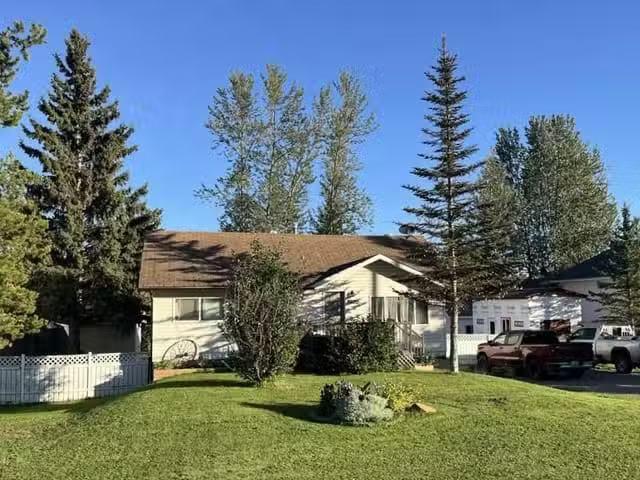House for sale in Fort Nelson, Fort Nelson, 5620 49 Street, 26.