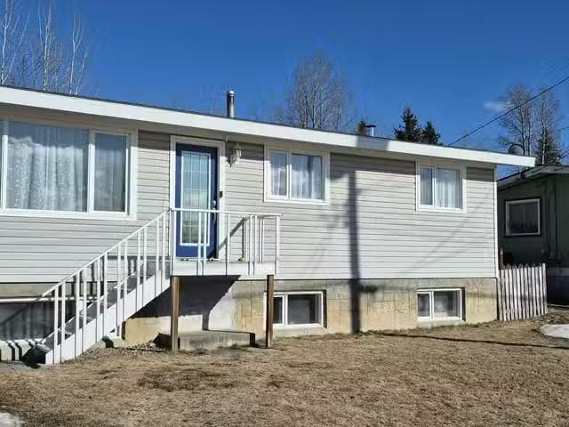 House for sale in Fort St. James, Fort St. James, 144 E 3rd Av.