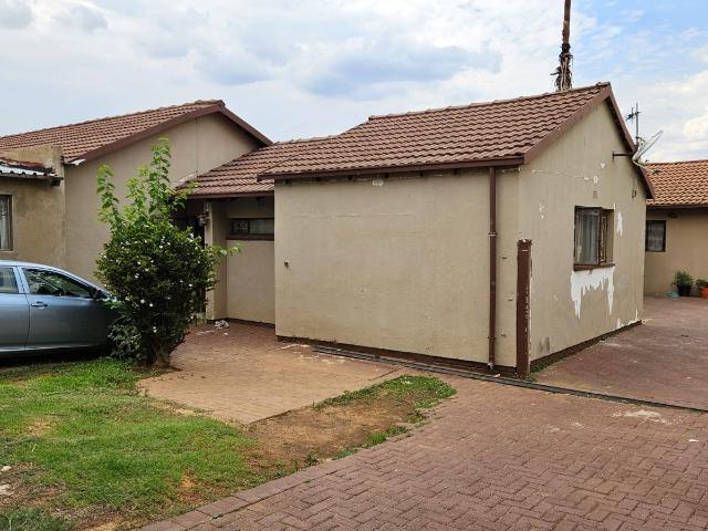 House For Sale in Fleurhof, Roodepoort