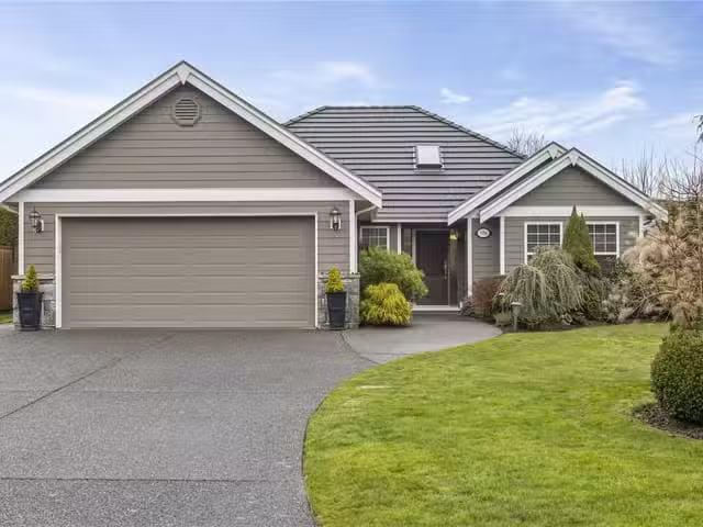 House for sale in French Creek, 588 Viking Way, 1032743