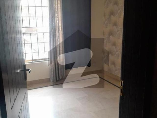 House For Sale in G15 size 08 Marla double story near to markaz masjid park Best location More Ten options Old & New House available G 15