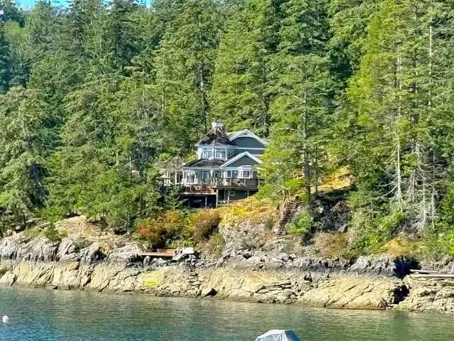 House for sale in Gambier Island, Sunshine Coast, 890 the Grov.