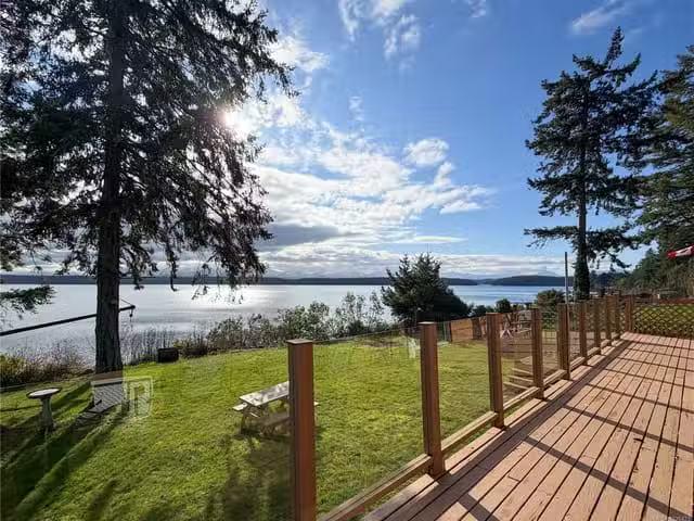 House for sale in Gabriola Island, 2503 Spring Beach Dr, 1026423