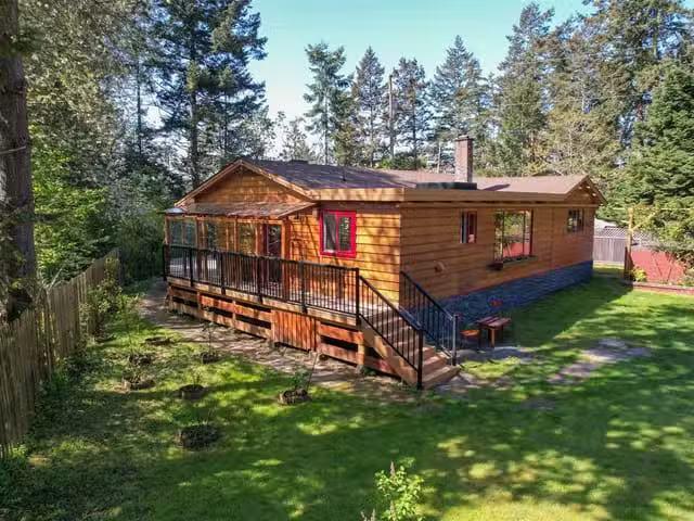 House for sale in Gabriola Island, 2915 Bevmaril Cres, 1034522