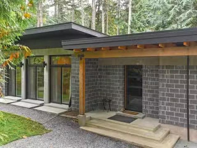 House for sale in Gabriola Island, 362 Spruce Ave, 1015785