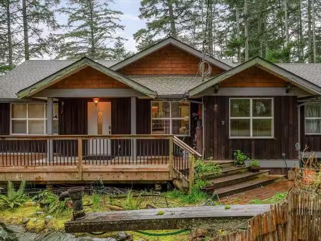 House for sale in Gabriola Island, 685 Rollo Rd, 1028117