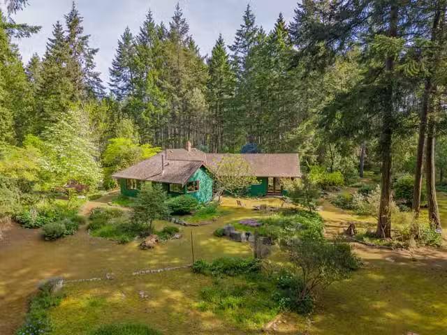 House for sale in Galiano Island, Islands Van. & Gulf, 401 Sho.