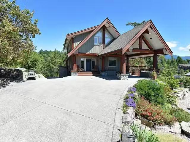 House for sale in Garden Bay, Sunshine Coast, 18 4622 Sinclair.