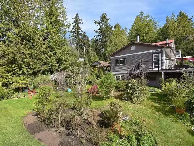 House for sale in Garden Bay, Sunshine Coast, 4906 Sinclair Ba.
