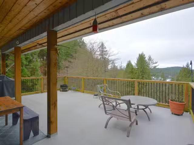 House for sale in Garden Bay, Sunshine Coast, 5220 Claydon Roa.