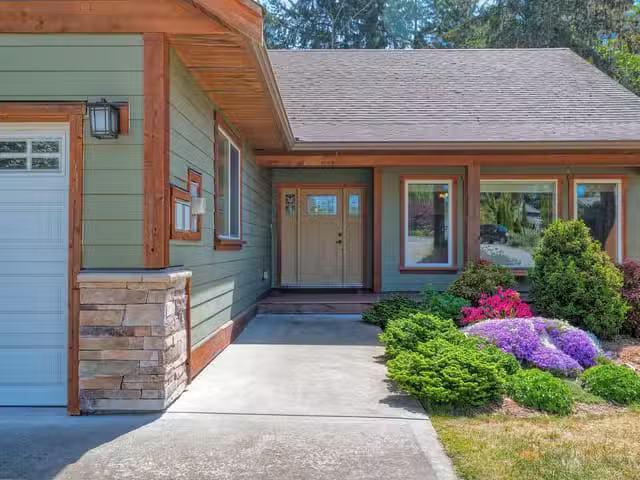House for sale in Gibsons, Sunshine Coast, 1420 Sundance Place.