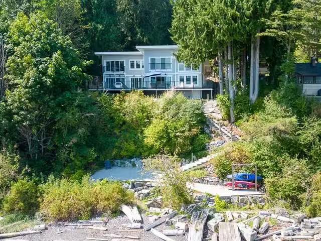House for sale in Gibsons, Sunshine Coast, 1980 Thornbrough Ro.
