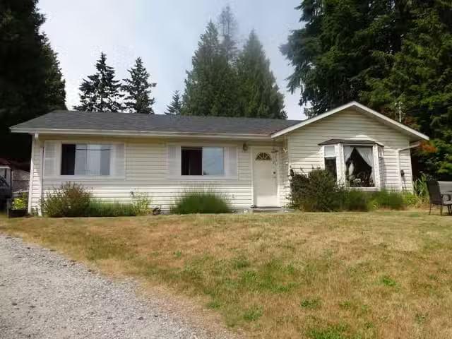 House for sale in Gibsons, Sunshine Coast, 1088 Sunnyside Road.
