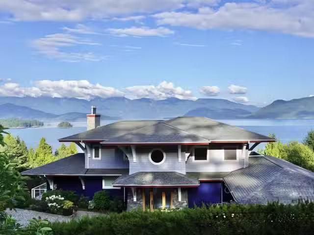 House for sale in Gibsons, Sunshine Coast, 1128 Twin Isle Driv.
