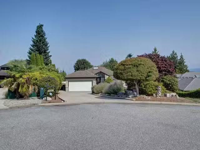 House for sale in Gibsons, Sunshine Coast, 803 Oceanmount Boul.